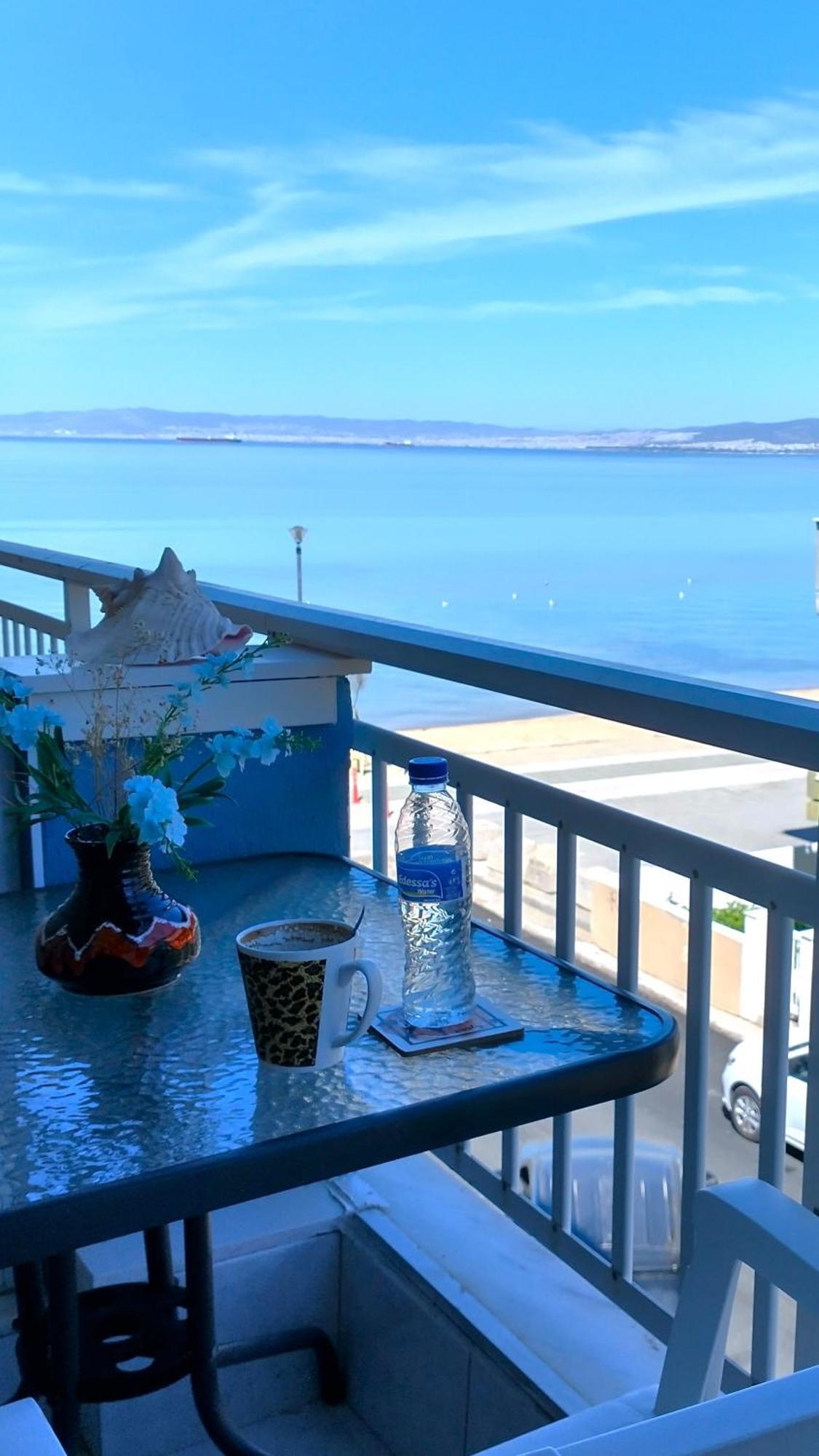 Niko'S Apartment - Beautiful Sea View Apartment ! Peraía المظهر الخارجي الصورة